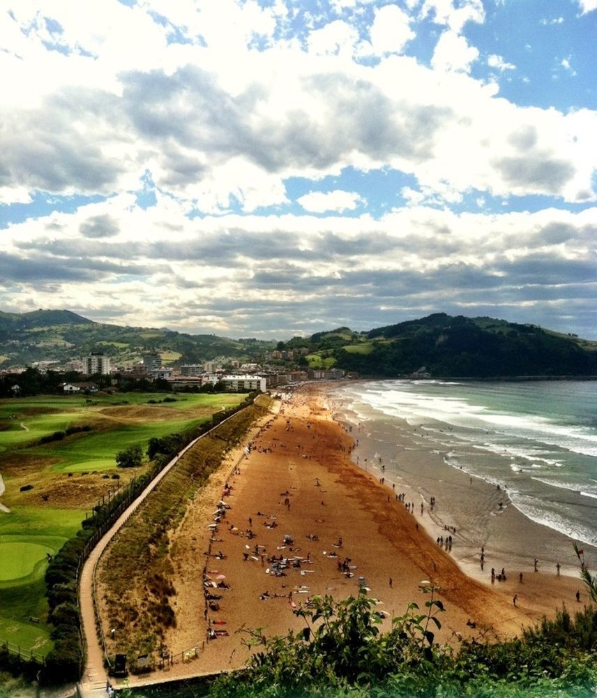 Zarautz Beachside Surf Camp Екстериор снимка
