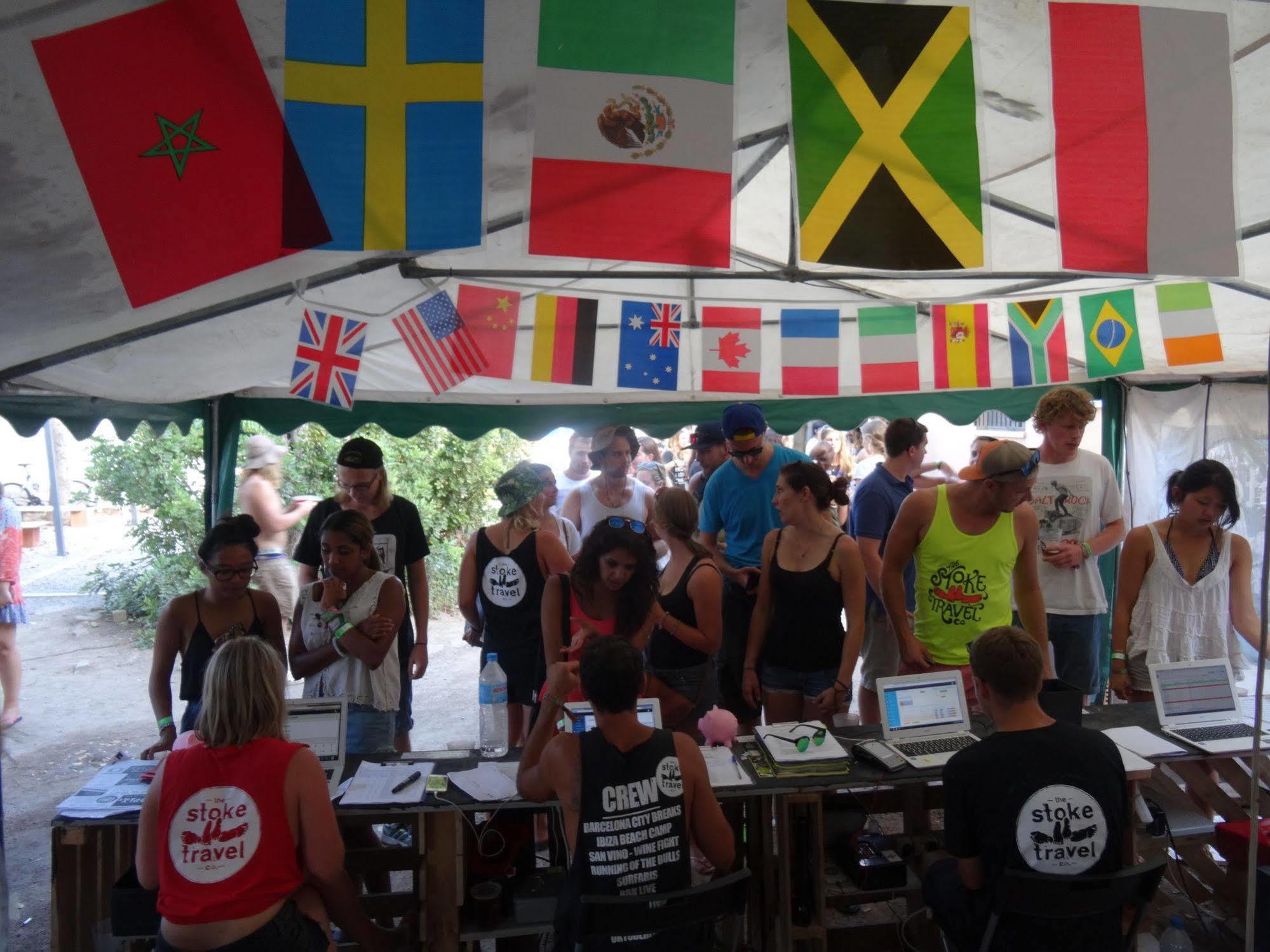 Zarautz Beachside Surf Camp Екстериор снимка